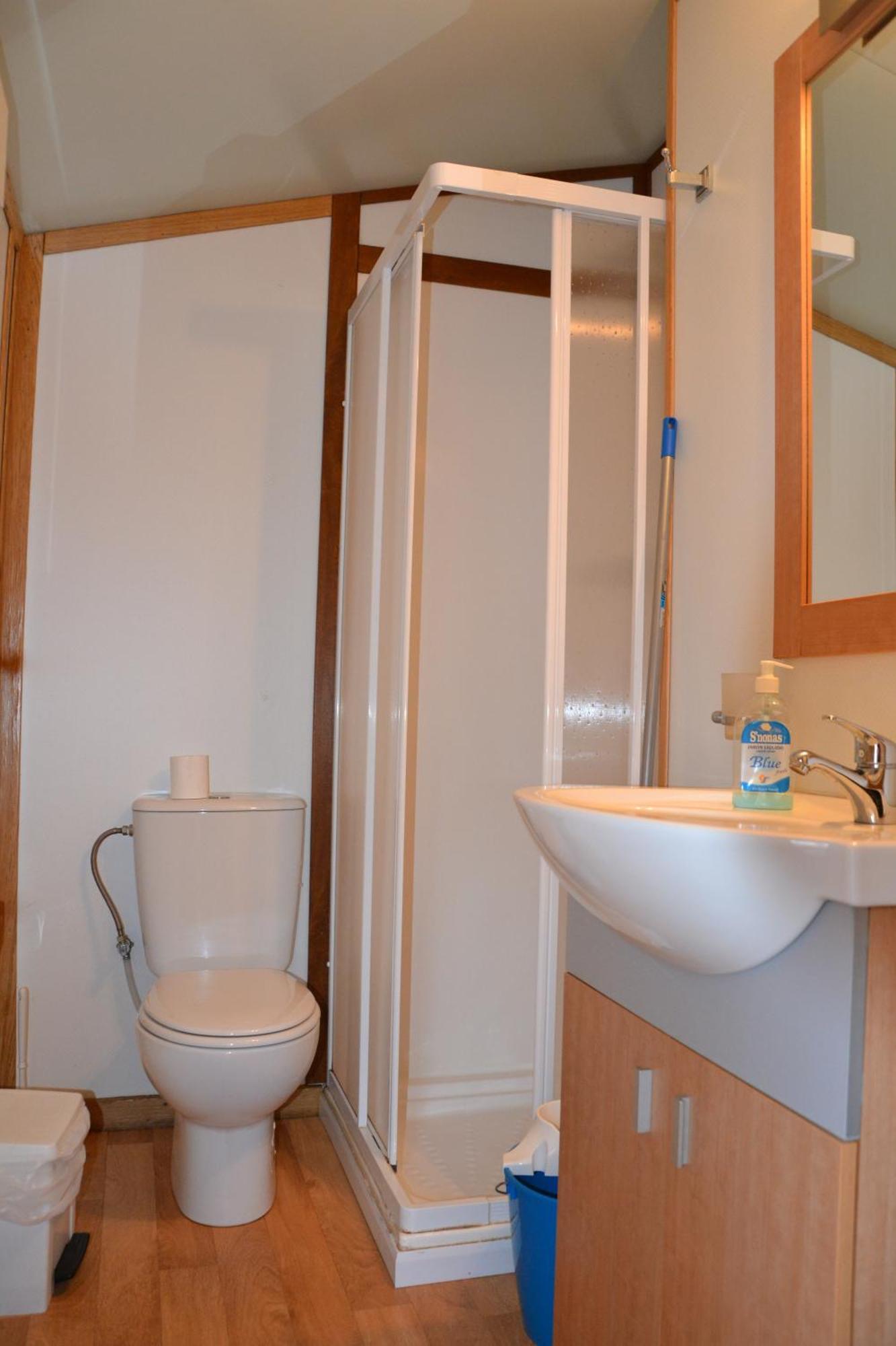 Camping Fuentes Blancas Burgos Bilik gambar