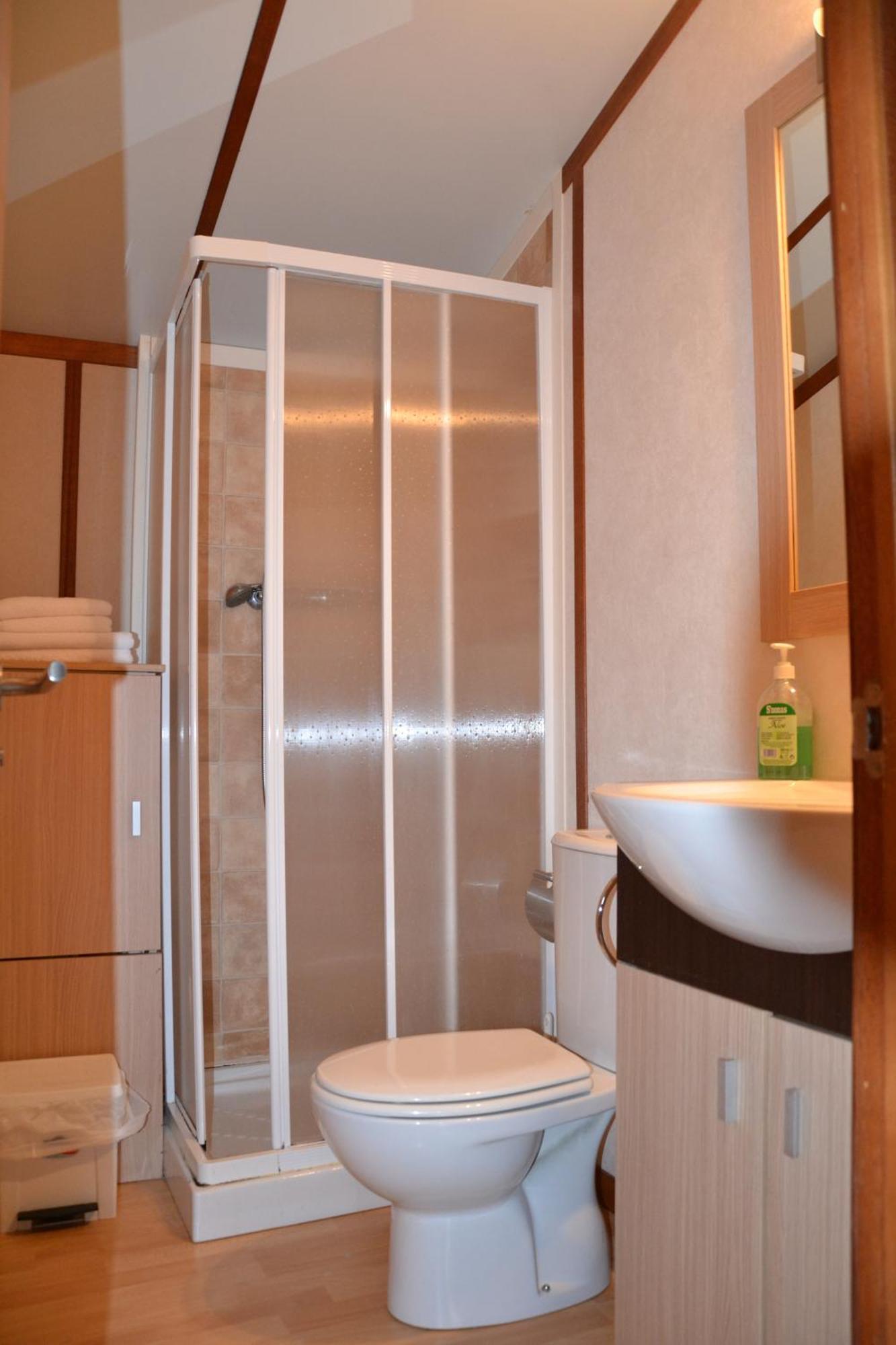 Camping Fuentes Blancas Burgos Bilik gambar