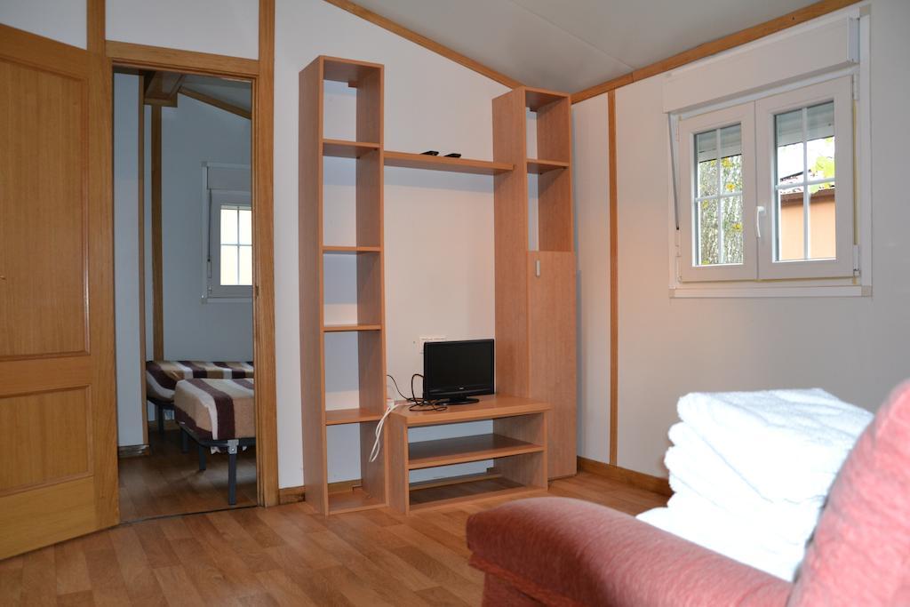 Camping Fuentes Blancas Burgos Bilik gambar