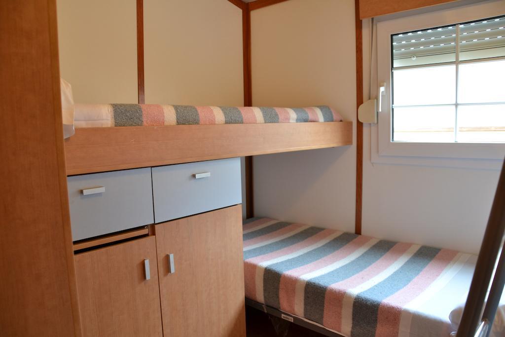 Camping Fuentes Blancas Burgos Bilik gambar