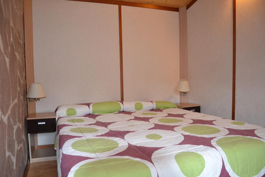 Camping Fuentes Blancas Burgos Bilik gambar