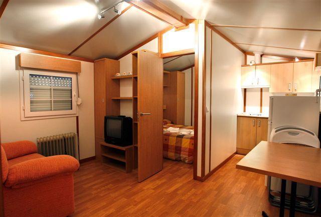 Camping Fuentes Blancas Burgos Bilik gambar