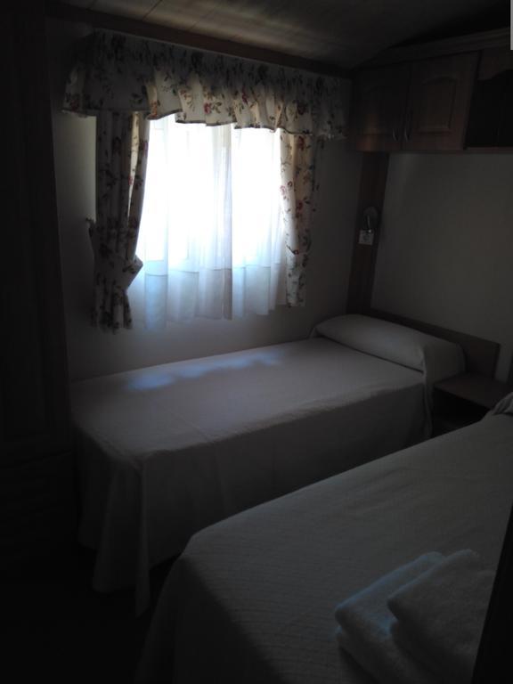 Camping Fuentes Blancas Burgos Luaran gambar