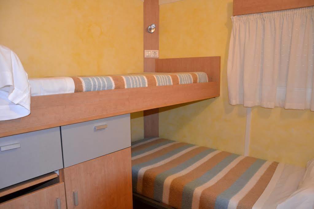 Camping Fuentes Blancas Burgos Luaran gambar